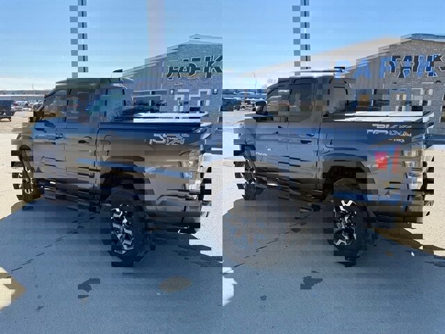 Used 2023 Toyota Tacoma TRD Off-Road w/ Technology Package AWD/4WD image 5