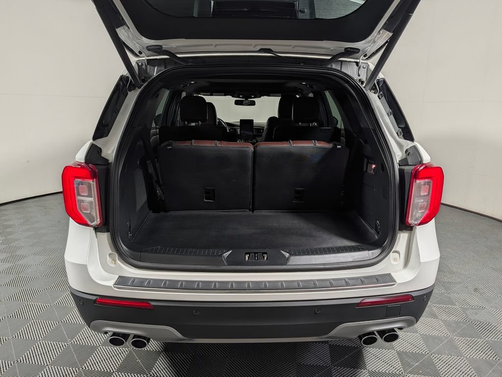 Certified 2023 Ford Explorer Platinum w/ Technology Package AWD/4WD image 7