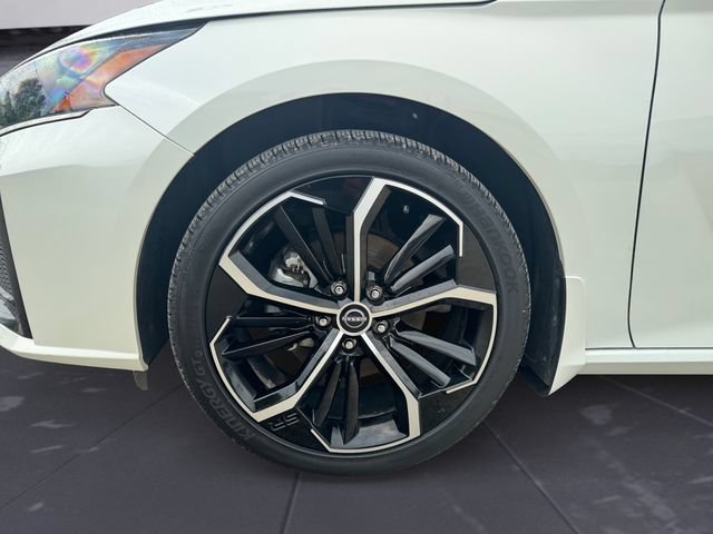 Used 2023 Nissan Altima 2.5 SR w/ SR Premium Package FWD image 14