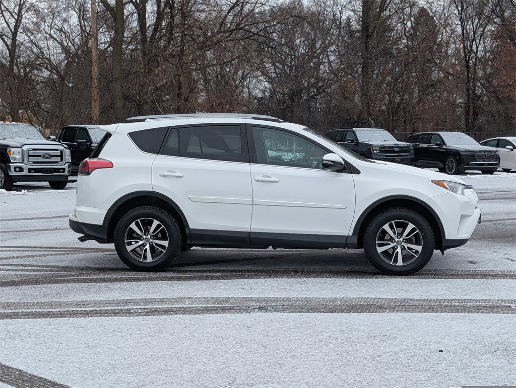 Used 2018 Toyota RAV4 XLE image 2