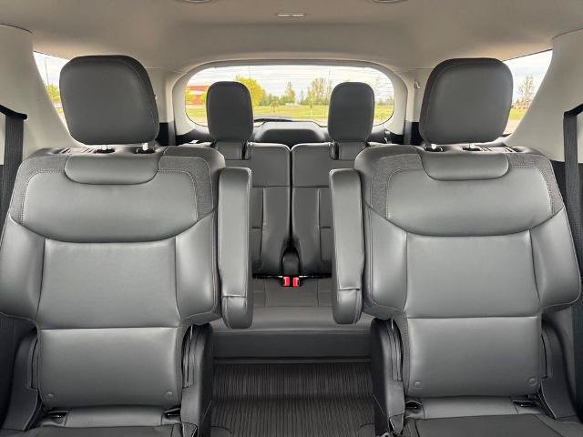 Certified 2025 Ford Explorer Active w/ Active Comfort Package AWD/4WD image 28