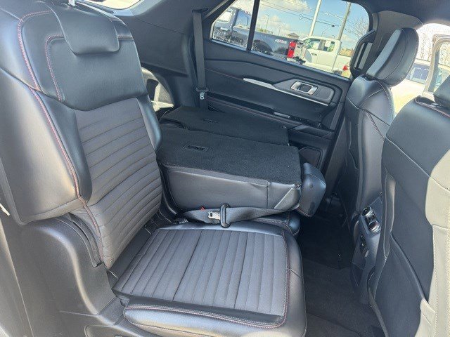 Certified 2025 Ford Explorer ST-Line w/ ST-Line Street Pack image 30