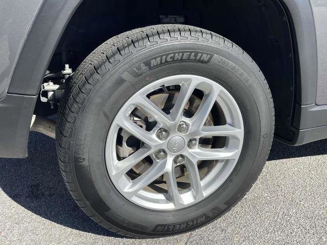 Used 2024 Jeep Grand Cherokee L Laredo image 7