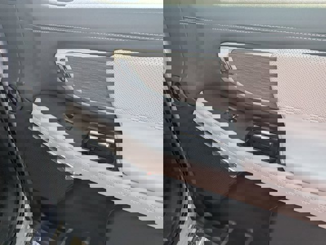 Certified 2025 Ford Expedition Platinum w/ Platinum Ultimate Package image 36