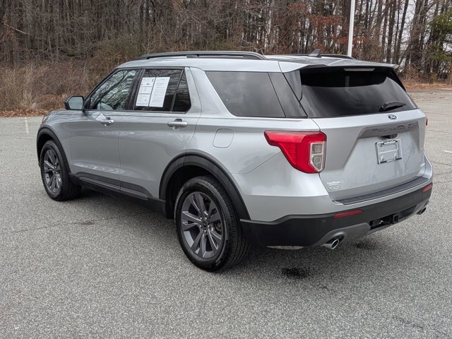 Certified 2022 Ford Explorer XLT w/ Equipment Group 202A image 3