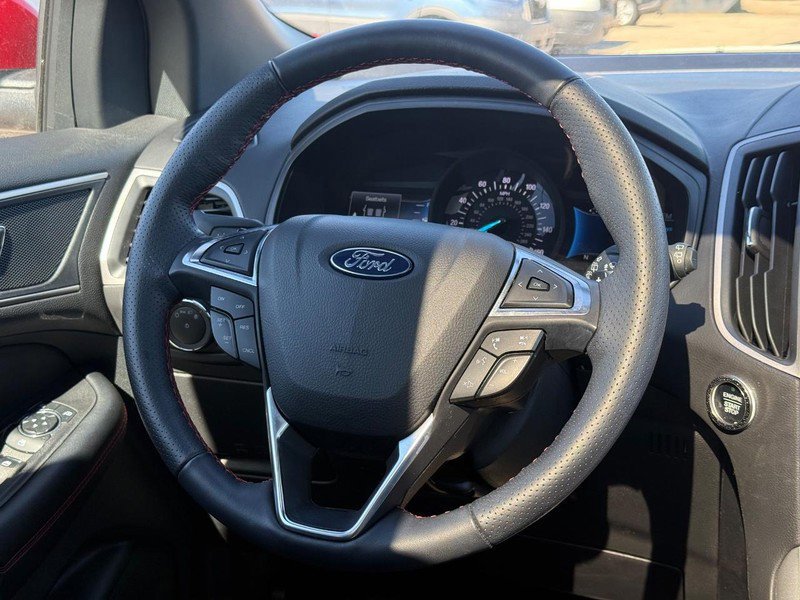 Certified 2024 Ford Edge ST-Line w/ Class II Trailer Tow Package image 18