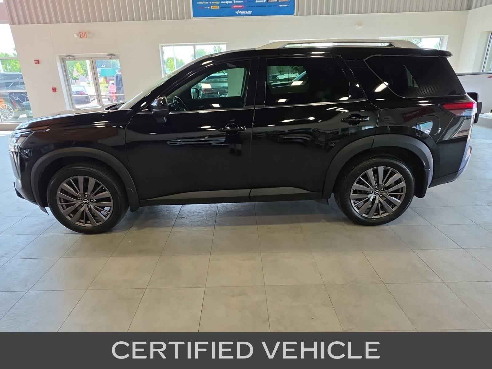 Used 2022 Nissan Pathfinder SL AWD/4WD image 12