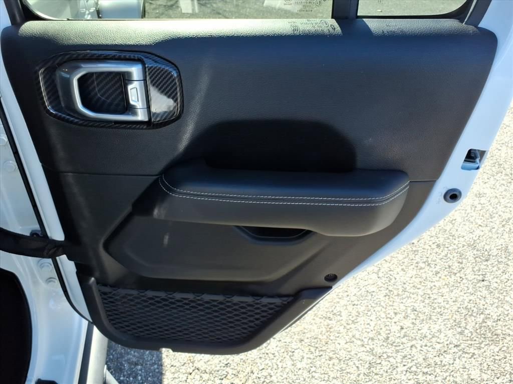 Used 2020 Jeep Gladiator Overland w/ Popular Equipment Package image 22