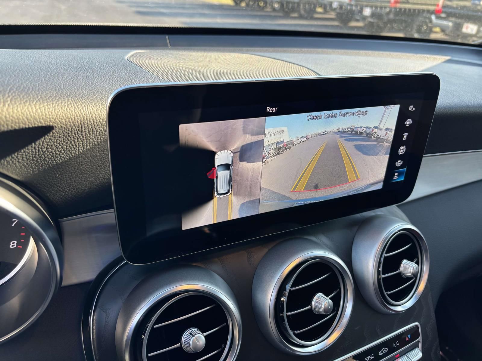 Used 2022 Mercedes-Benz GLC 300 4MATIC image 23