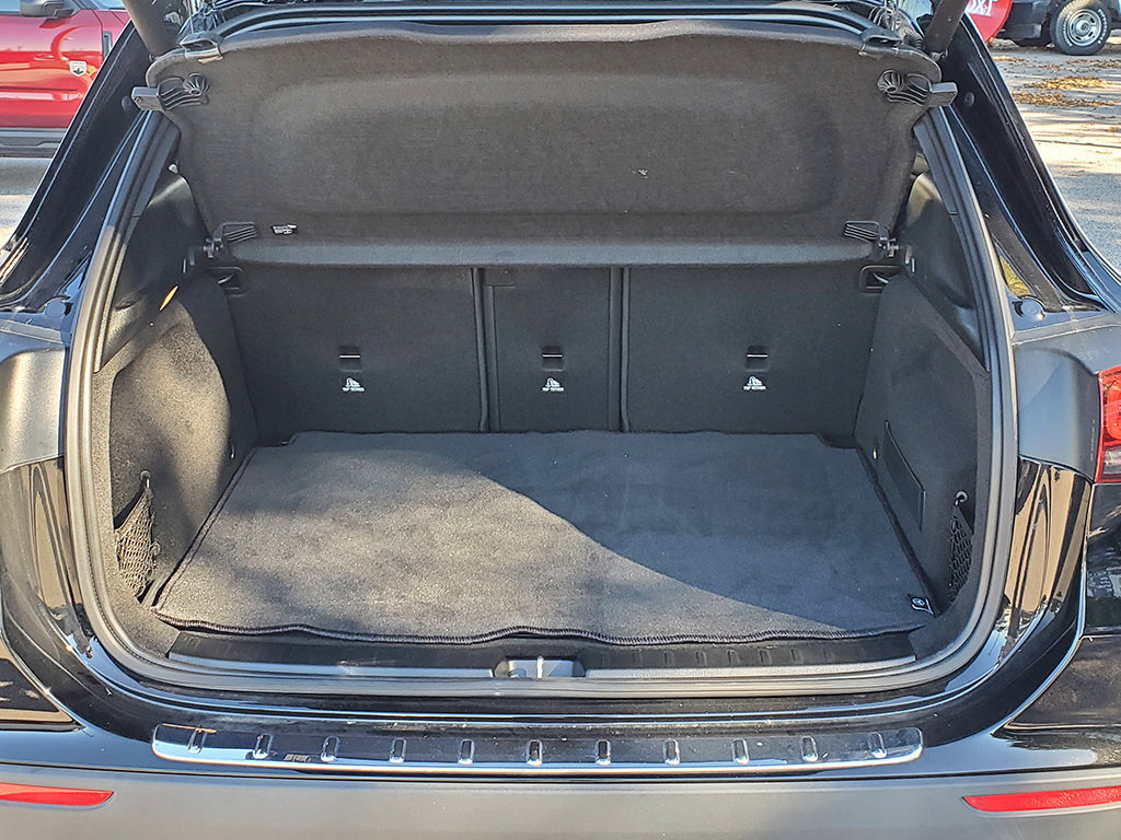 Used 2023 Mercedes-Benz GLA 250 w/ Premium Package image 7