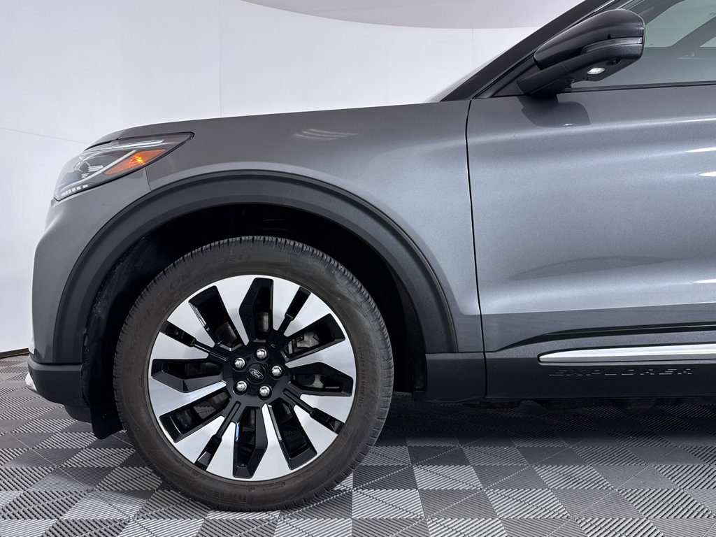 Certified 2025 Ford Explorer Platinum w/ LUX Leather Package AWD/4WD image 22