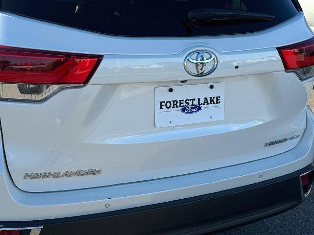 Used 2019 Toyota Highlander Limited AWD/4WD image 22