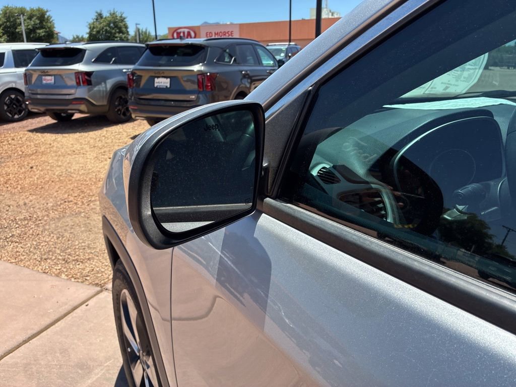 Used 2019 Jeep Compass Latitude w/ Popular Equipment Group FWD image 20