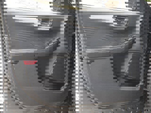 Certified 2022 Ford Escape SE w/ SE Sport Appearance Package image 35