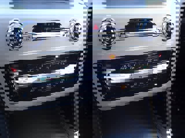 Certified 2022 Ford Explorer XLT w/ Equipment Group 202A image 32