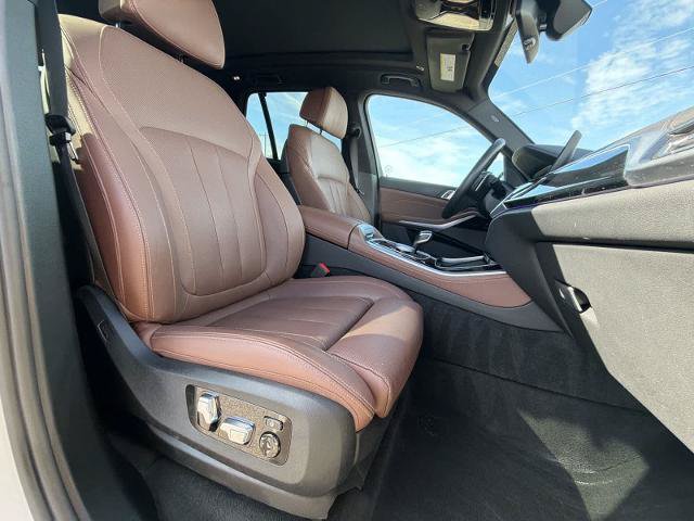 Used 2022 BMW X5 xDrive40i AWD/4WD image 21