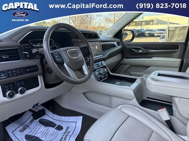 Used 2021 GMC Yukon XL Denali w/ Denali Premium Package image 18