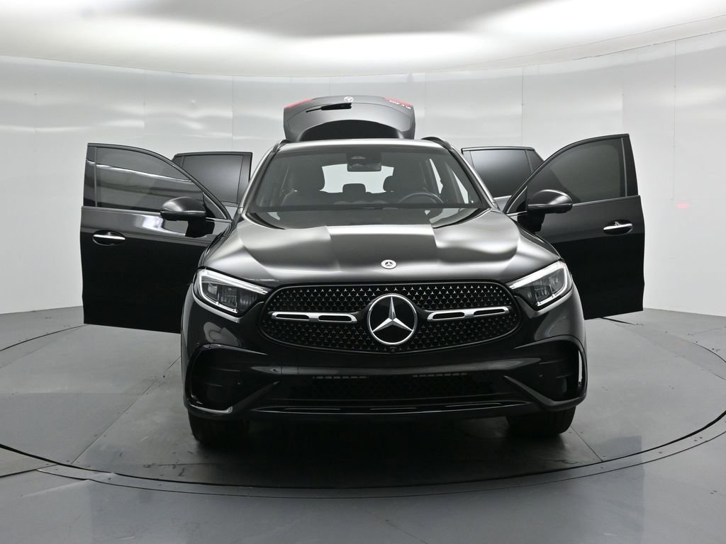 Used 2025 Mercedes-Benz GLC 300 image 34