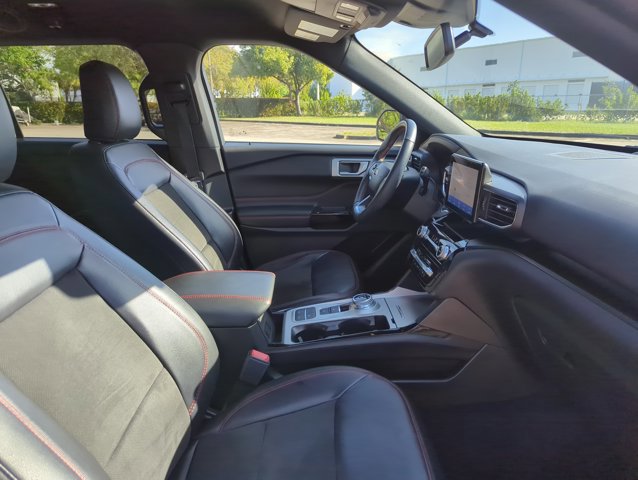 Certified 2023 Ford Explorer ST-Line w/ Class IV Trailer Tow Package image 26