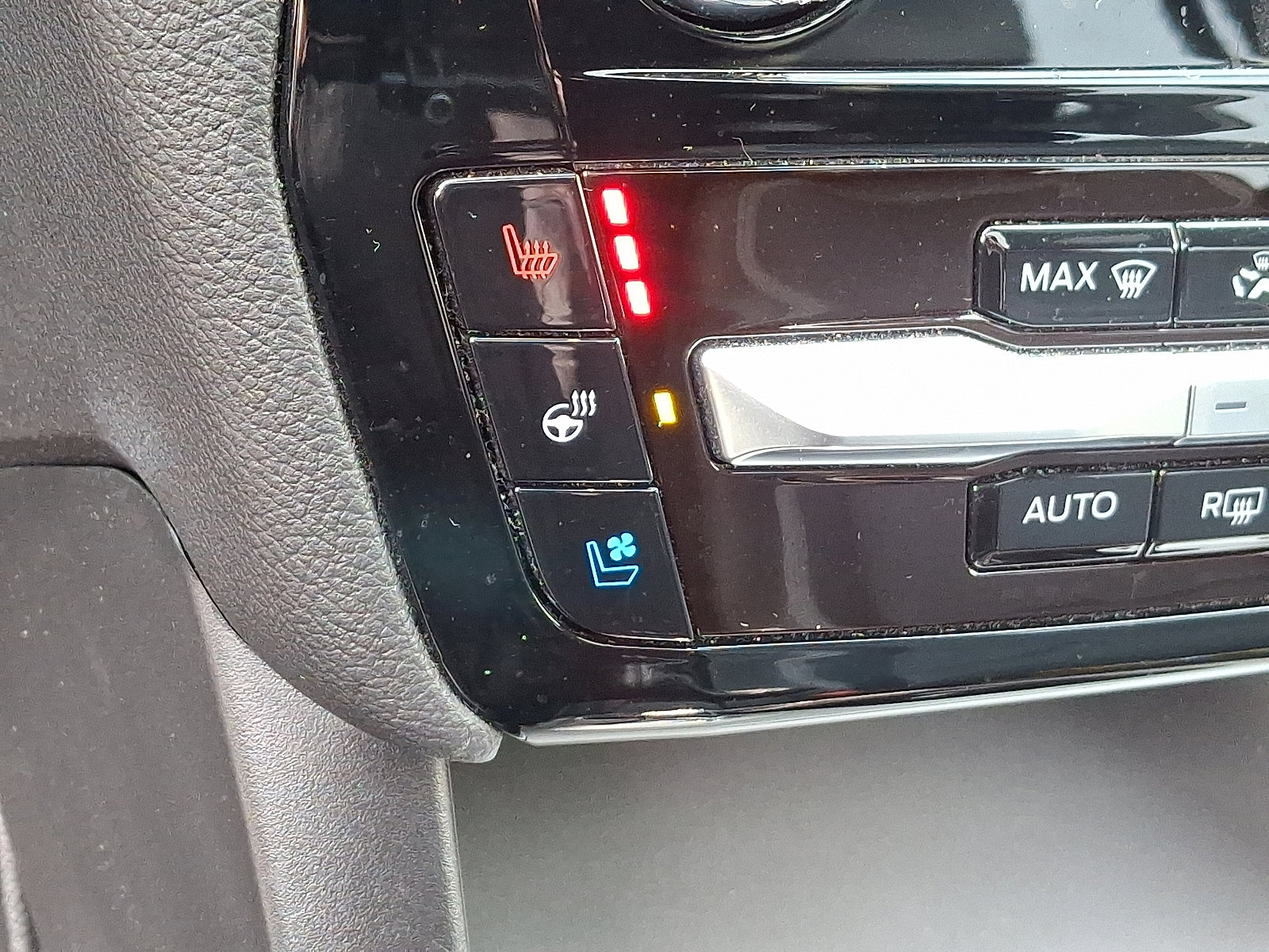 Certified 2023 Ford Explorer ST w/ Equipment Group 401A image 27