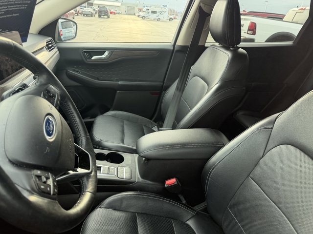 Certified 2020 Ford Escape Titanium AWD/4WD image 3