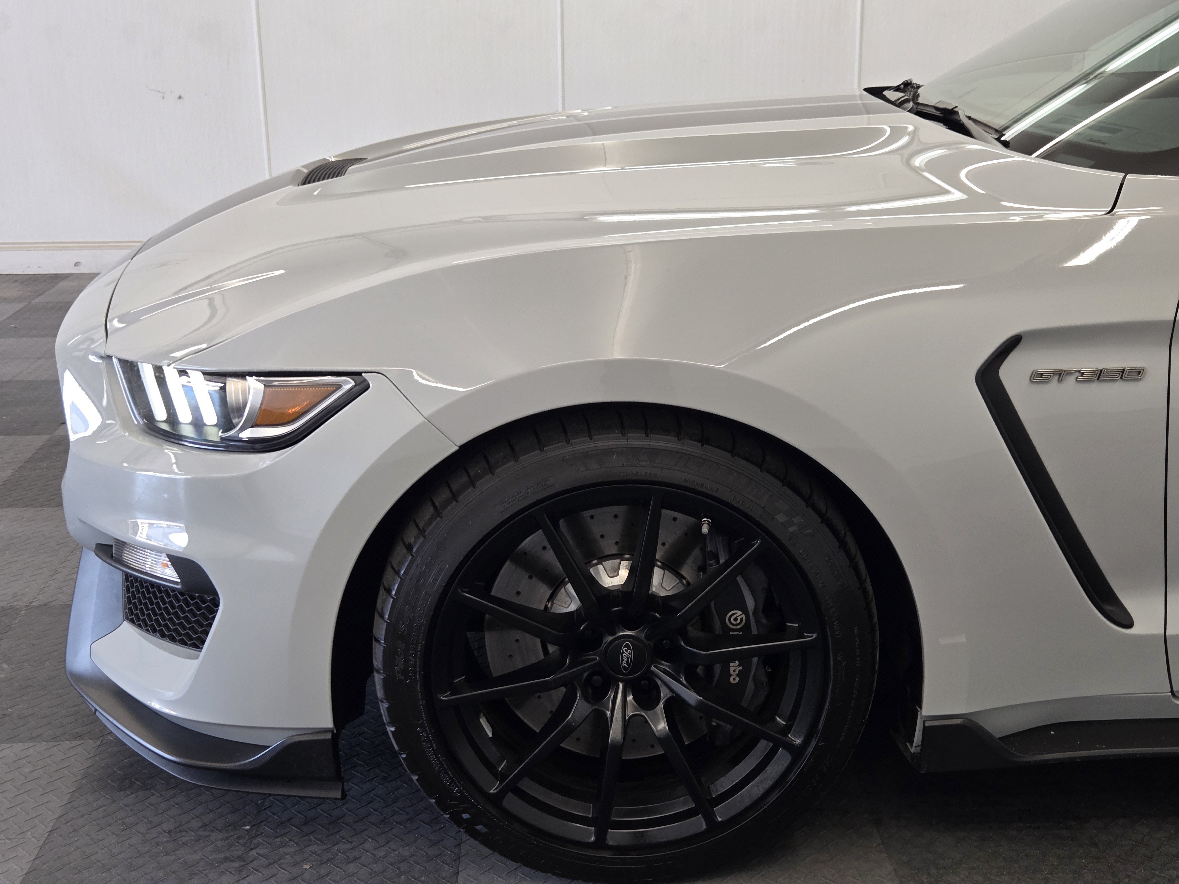 Certified 2017 Ford Mustang Shelby GT350 RWD image 9