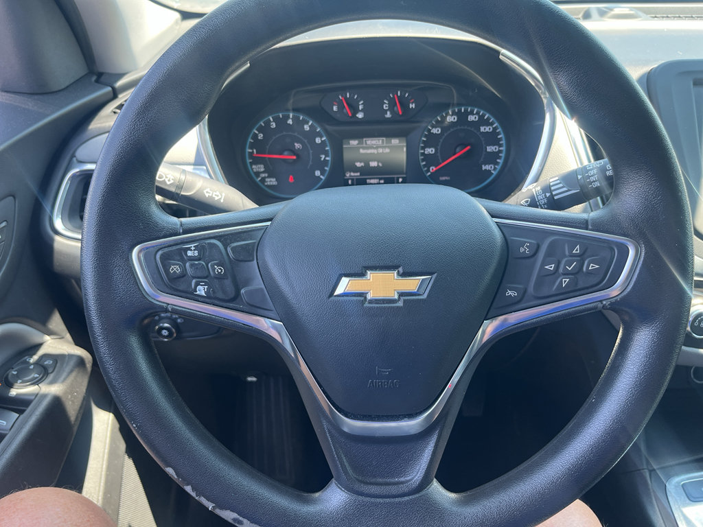 Used 2018 Chevrolet Equinox LS AWD/4WD image 19