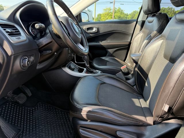 Used 2019 Jeep Compass Latitude w/ Cold Weather Group AWD/4WD image 18
