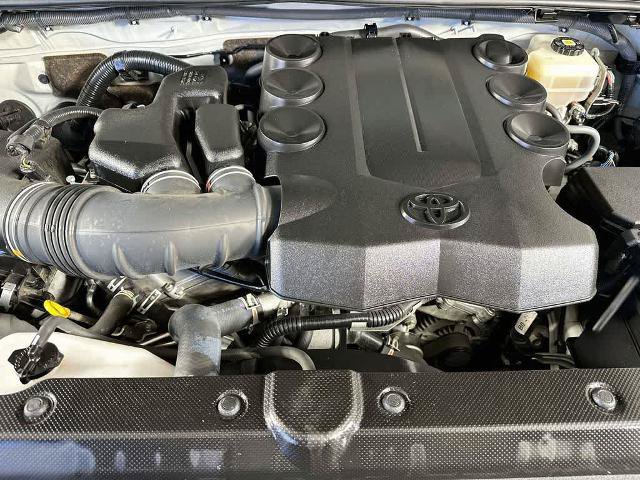 Used 2021 Toyota 4Runner TRD Off-Road AWD/4WD image 9