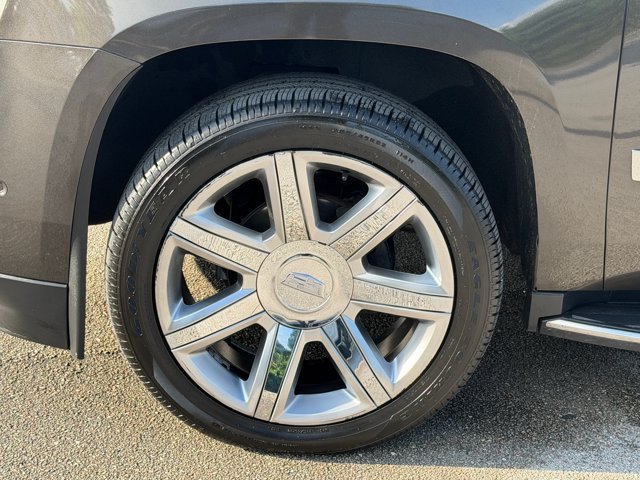 Used 2020 Cadillac Escalade ESV Luxury AWD/4WD image 13