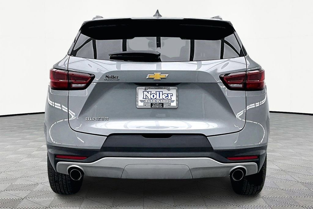 Used 2023 Chevrolet Blazer LT w/ Convenience Package image 3