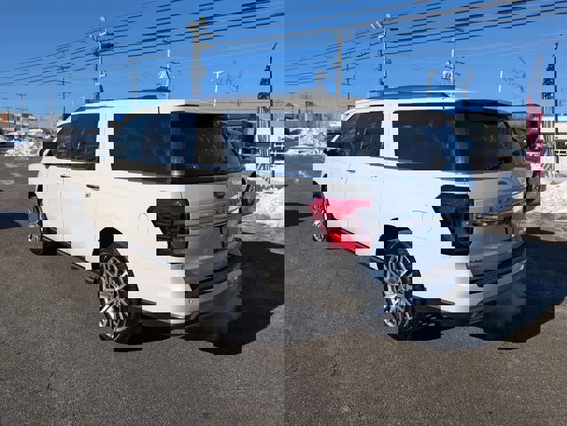 Certified 2022 Ford Expedition Max Limited image 3