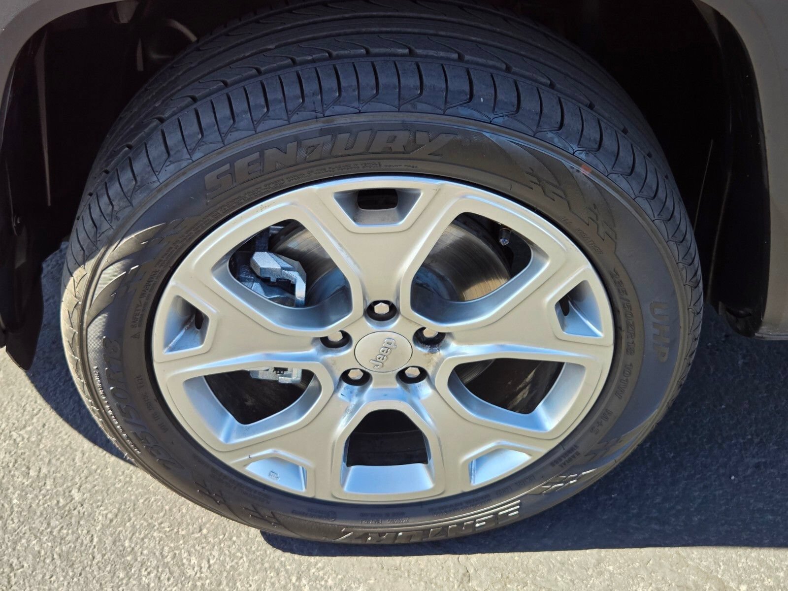 Used 2023 Jeep Renegade Limited w/ Sun/Sound Group AWD/4WD image 9