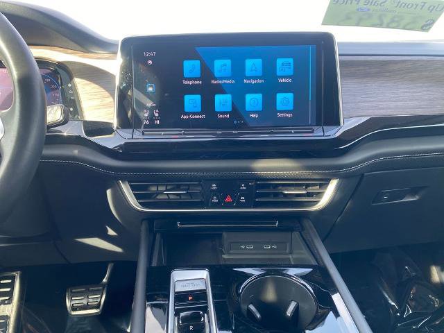 Used 2024 Volkswagen Atlas SEL Premium R-Line image 26