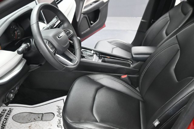 Used 2025 Jeep Compass Limited AWD/4WD image 6