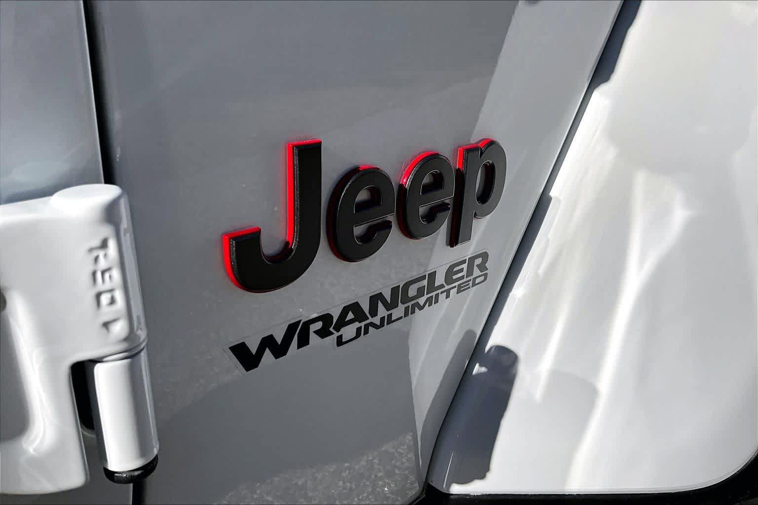 Used 2022 Jeep Wrangler Unlimited Rubicon w/ Steel Bumper Group AWD/4WD image 33