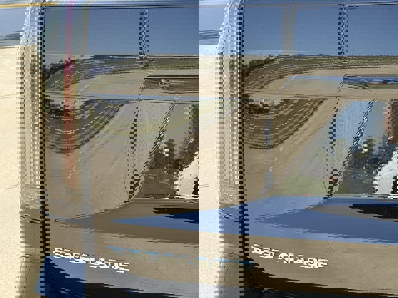 Used 2025 Cadillac Escalade Sport Platinum image 8