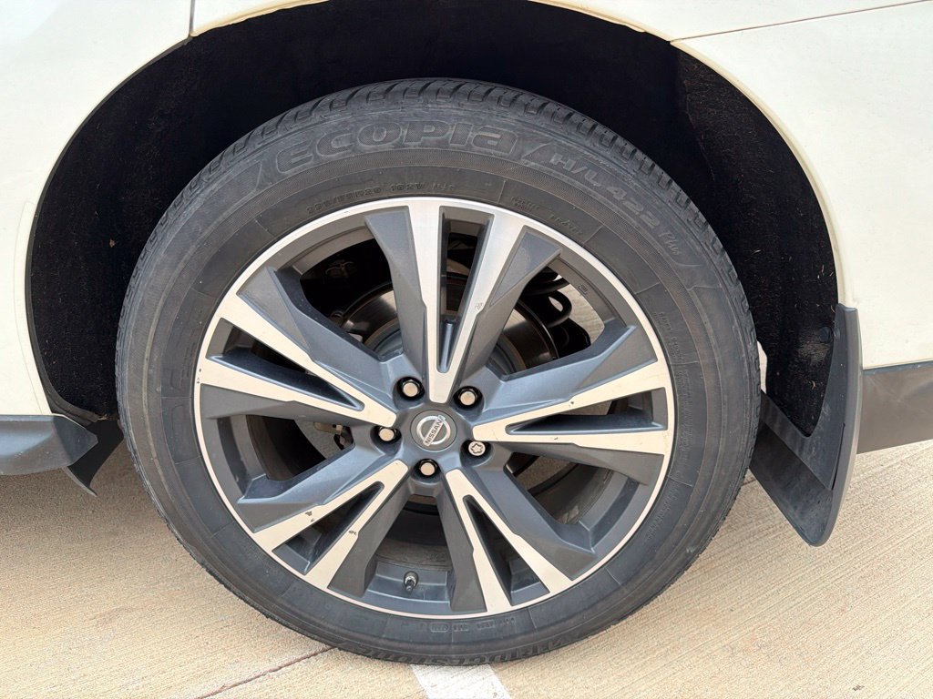 Used 2017 Nissan Pathfinder Platinum AWD/4WD image 10