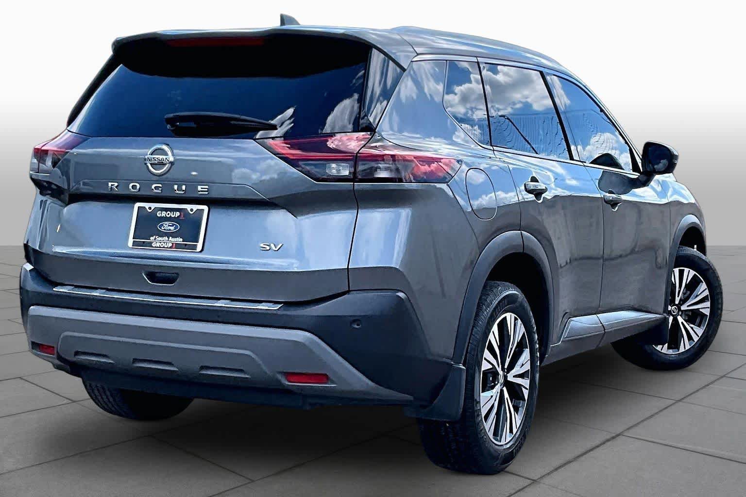 Used 2021 Nissan Rogue SV w/ Premium Package FWD image 13