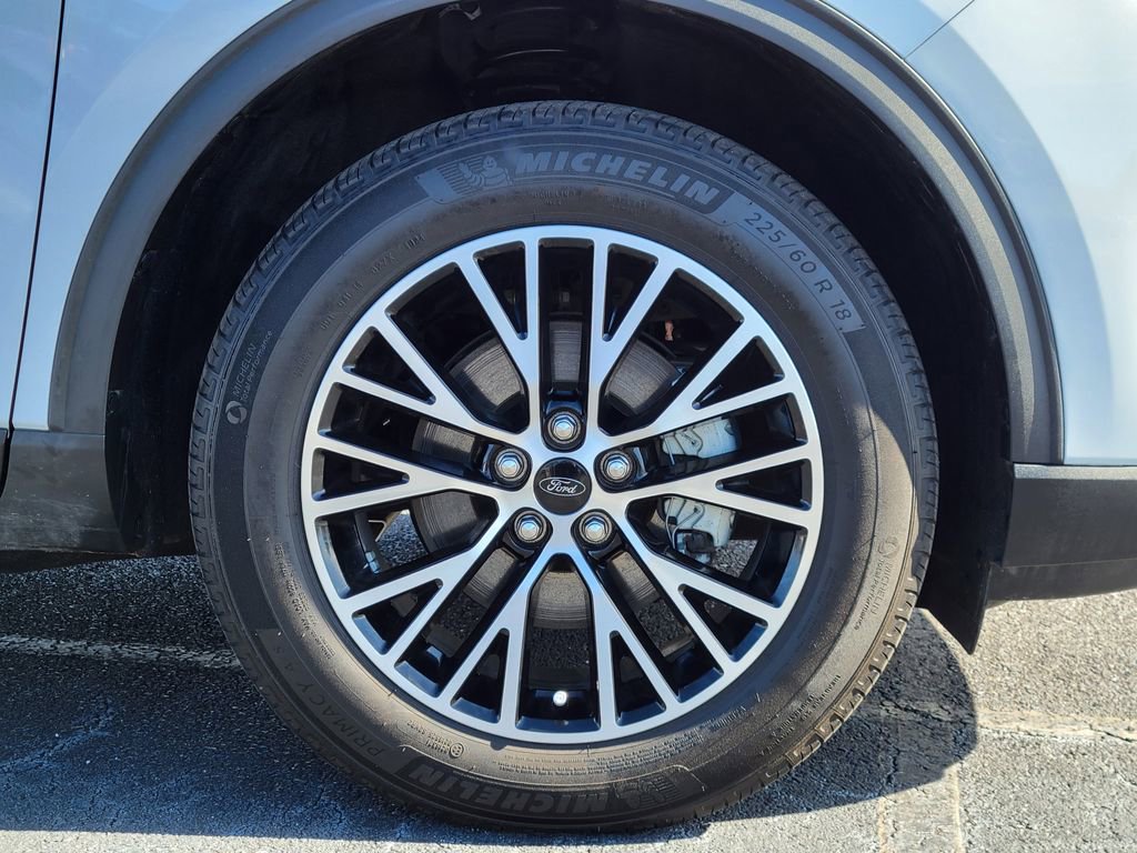 Certified 2025 Ford Escape SE w/ PHEV Premium Package image 11