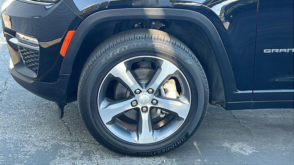 Used 2023 Jeep Grand Cherokee Limited AWD/4WD image 8