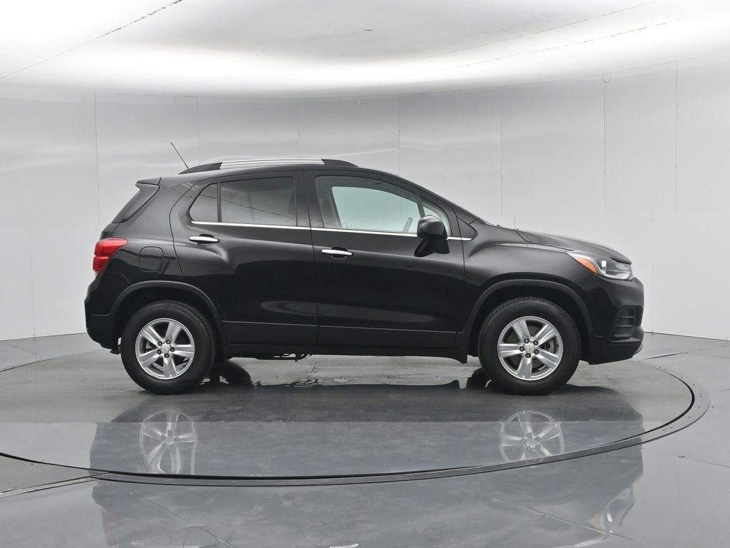 Used 2020 Chevrolet Trax LT w/ LT Convenience Package AWD/4WD image 28
