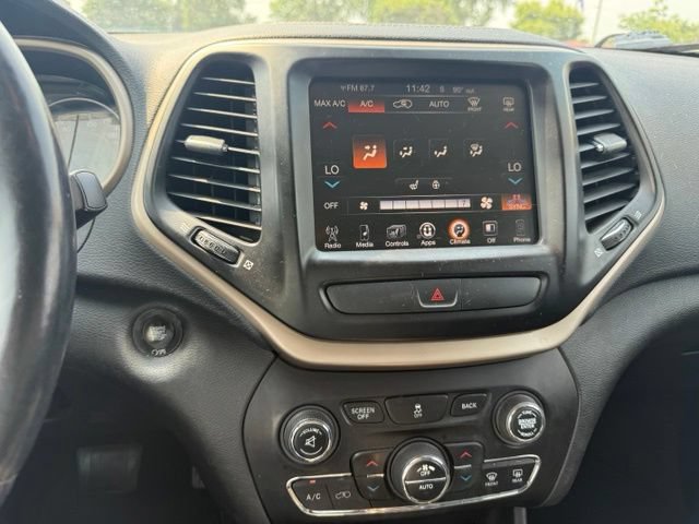 Used 2017 Jeep Cherokee Limited AWD/4WD image 15