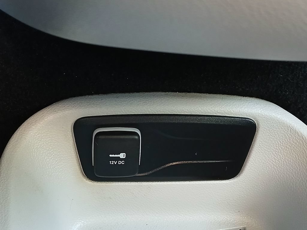 Used 2024 Chrysler Pacifica Touring-L FWD image 17