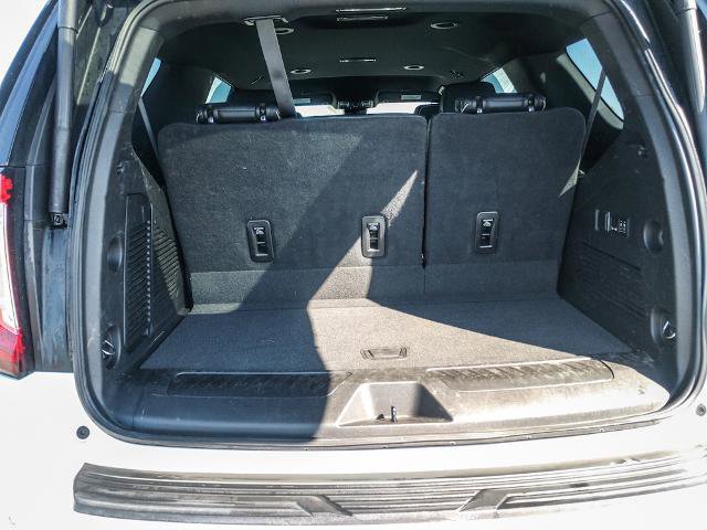 Used 2023 GMC Yukon SLT w/ SLT Luxury Package image 8