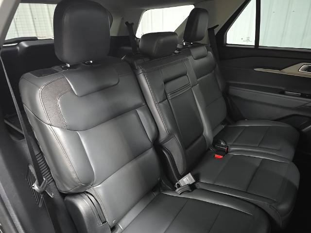 Certified 2025 Ford Explorer Active w/ Active Comfort Package AWD/4WD image 18