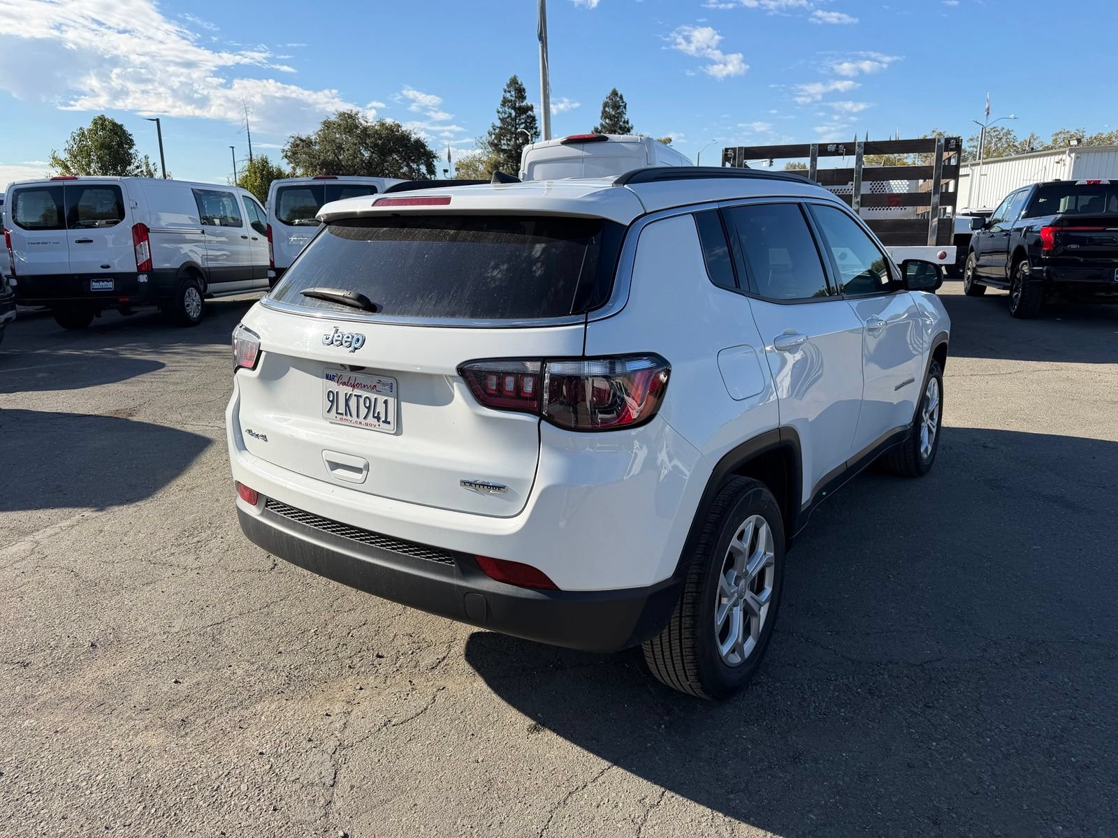 Used 2024 Jeep Compass Latitude AWD/4WD image 5