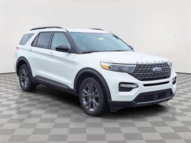 Certified 2023 Ford Explorer XLT w/ Equipment Group 202A image 7