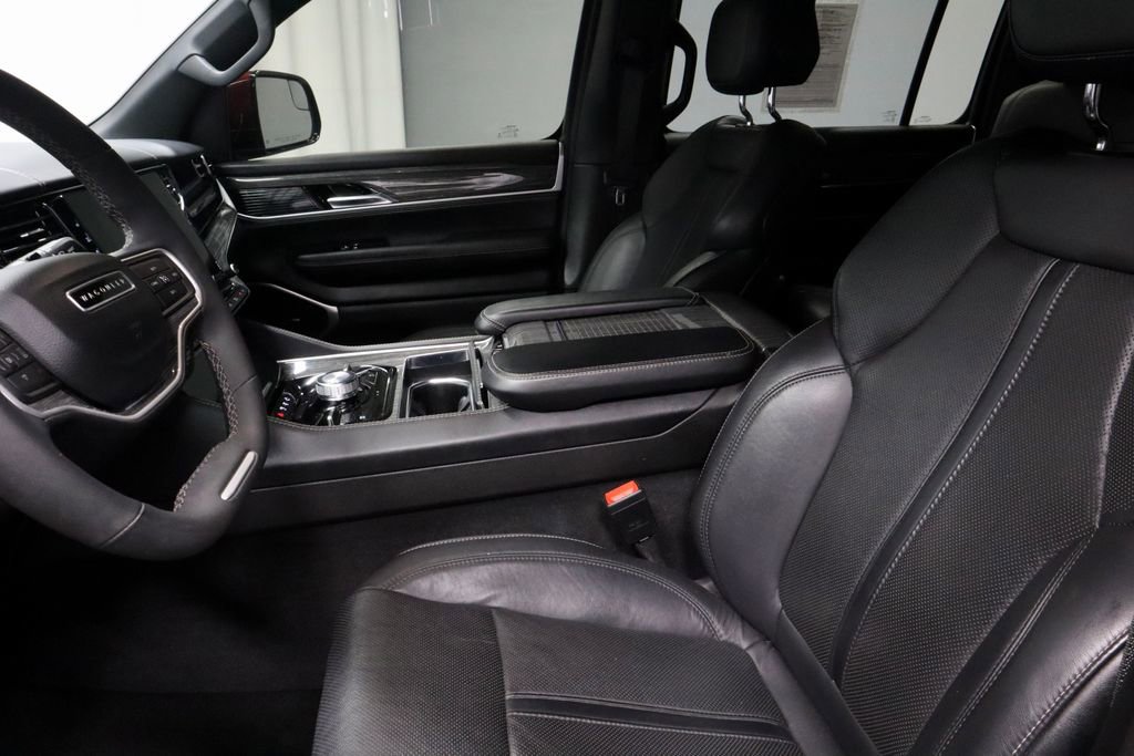 Used 2022 Jeep Wagoneer Series III w/ Flexible Seating Group AWD/4WD image 25