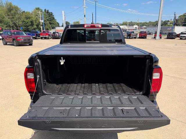 Used 2024 GMC Canyon AT4 w/ AT4 Premium Package AWD/4WD image 7